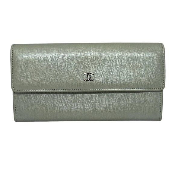 Auth CHANEL - Cream Calfskin Long Wallet - Picture 1 of 6